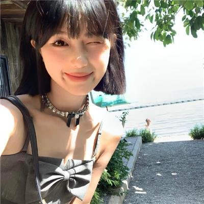 尼维尔内来的美女